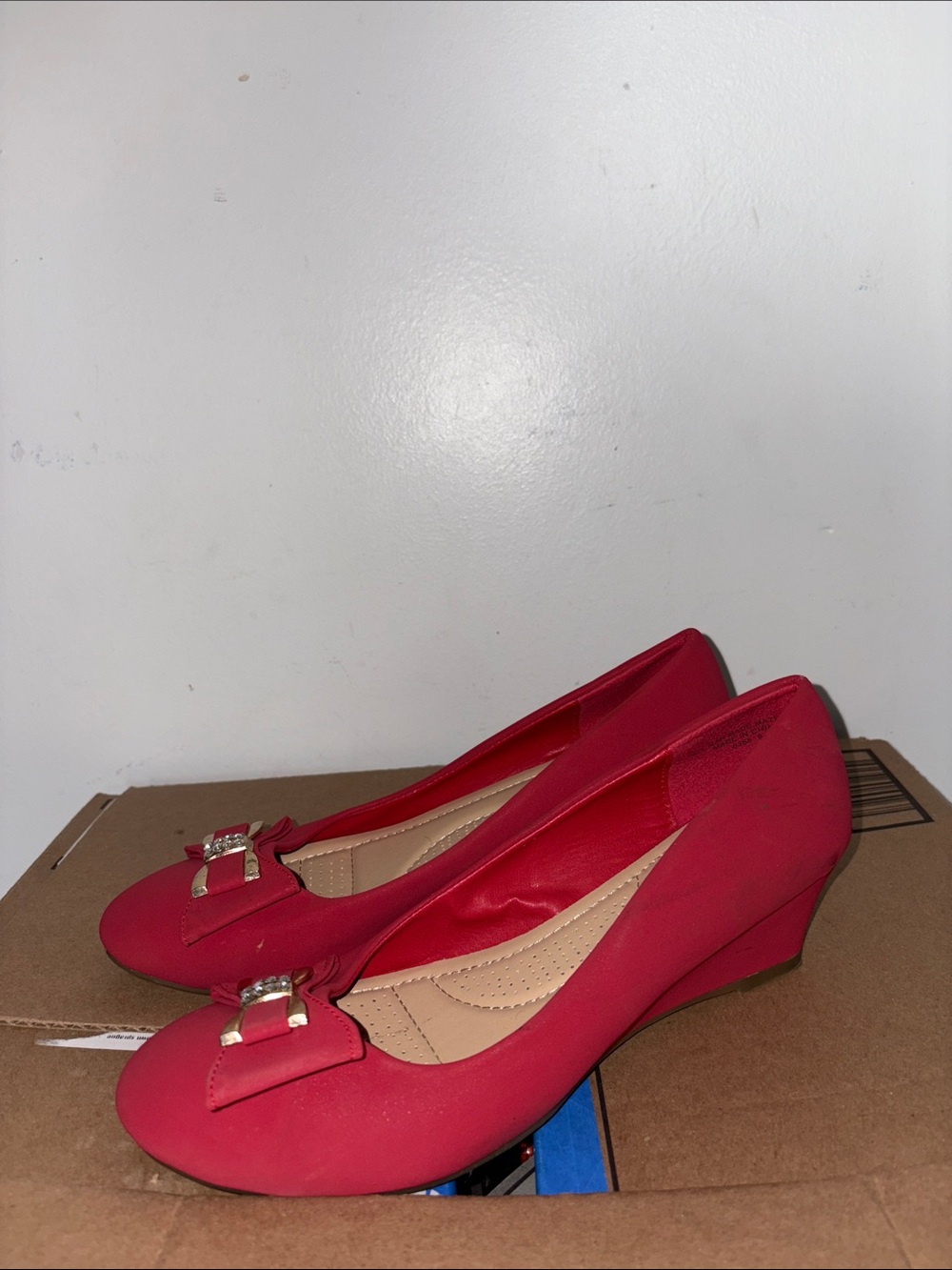 Women’s Bella  Red Slip-On Wedge Pumps size 9